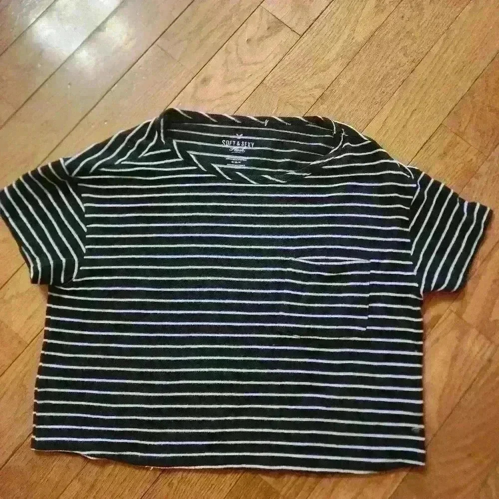 American Eagle Soft & Sexy Womens White Black Striped Cropped T Shirt Size M